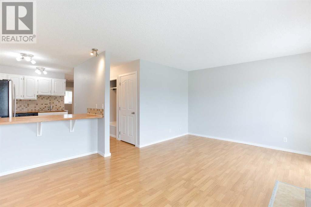 Single Family House Bi-level for Sale in  Templeton Bay NE Temple Calgary 