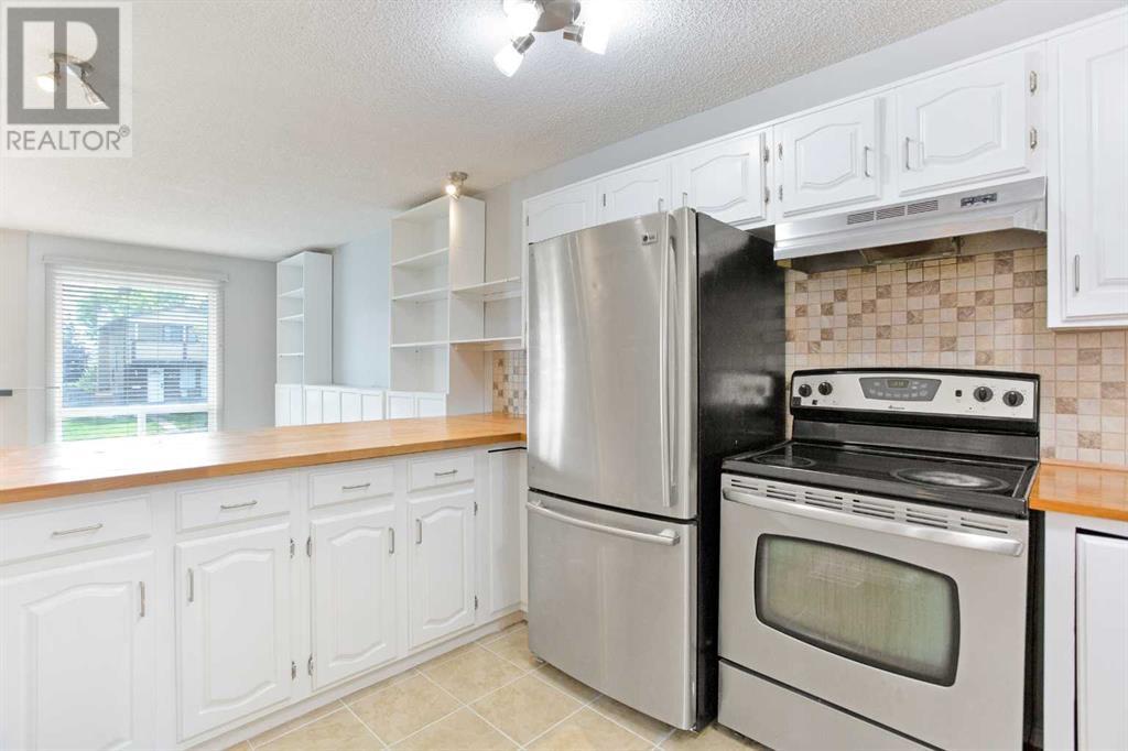 Single Family House Bi-level for Sale in  Templeton Bay NE Temple Calgary 