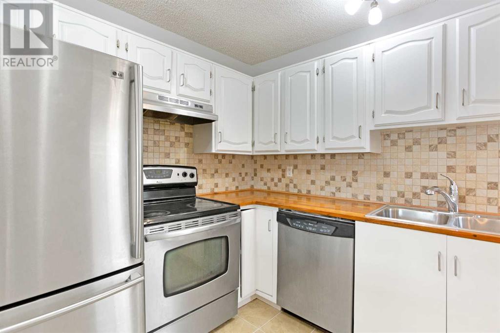Single Family House Bi-level for Sale in  Templeton Bay NE Temple Calgary 