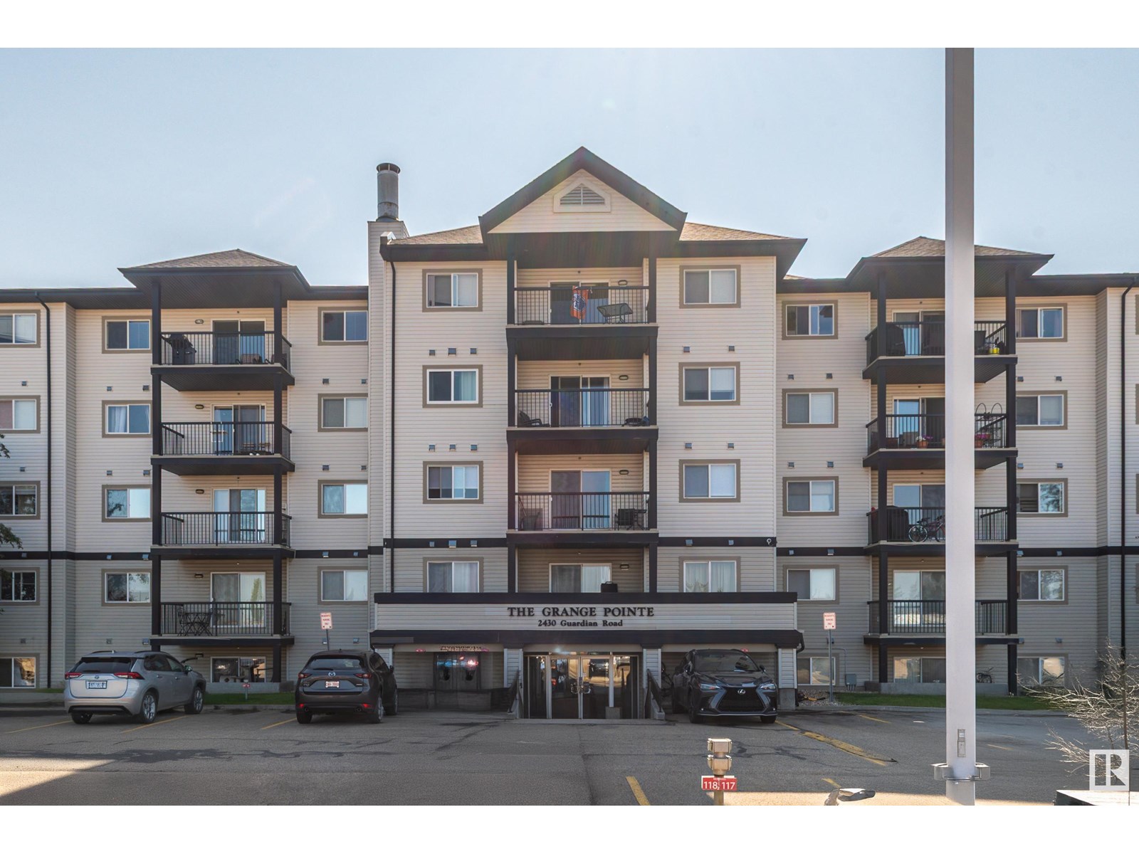 Photo 19 of 116 2430 Guardian Rd Nw, Edmonton AB