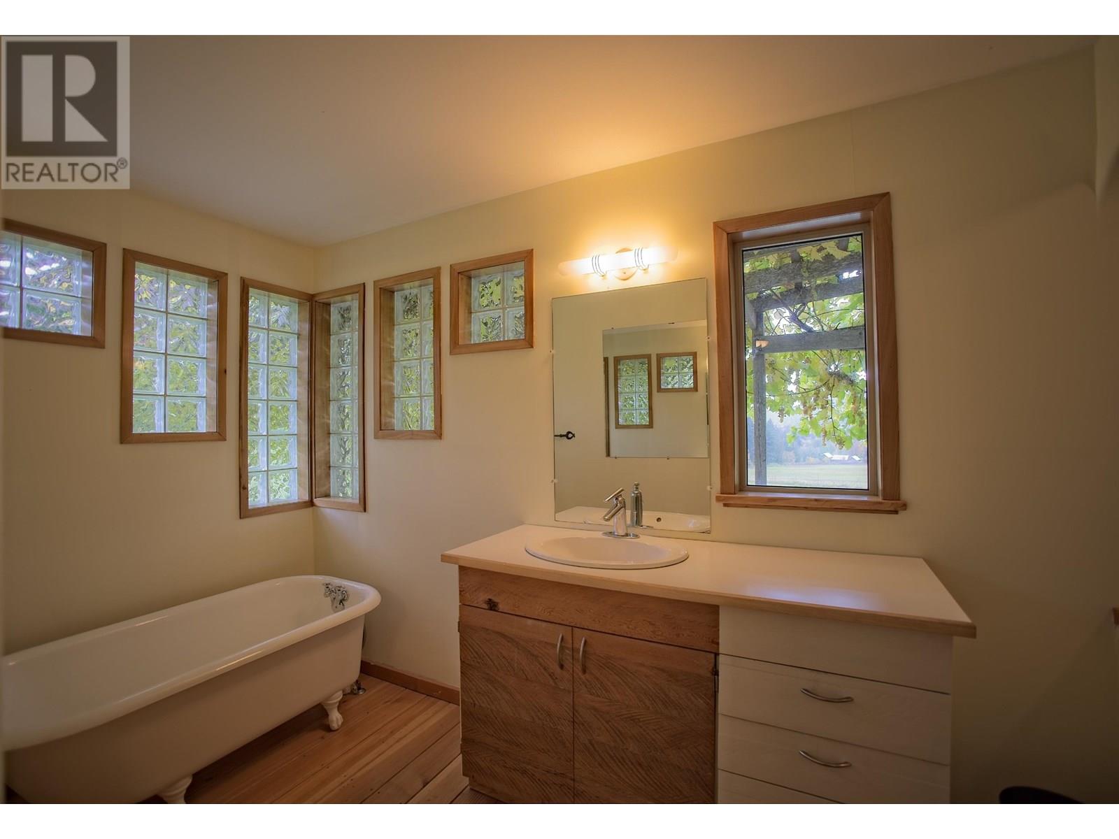 1901-1929 FULFORD-GANGES ROAD, Salt Spring Island