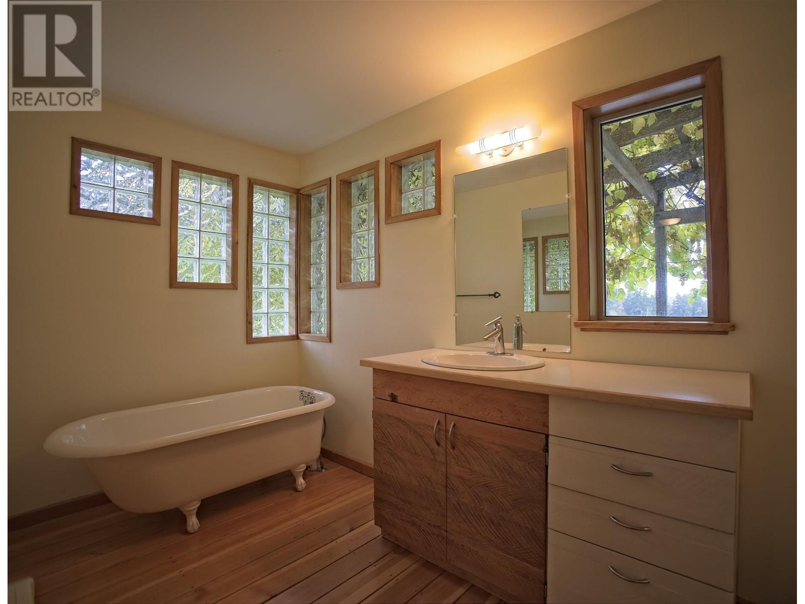 1901-1929 FULFORD-GANGES ROAD, Salt Spring Island