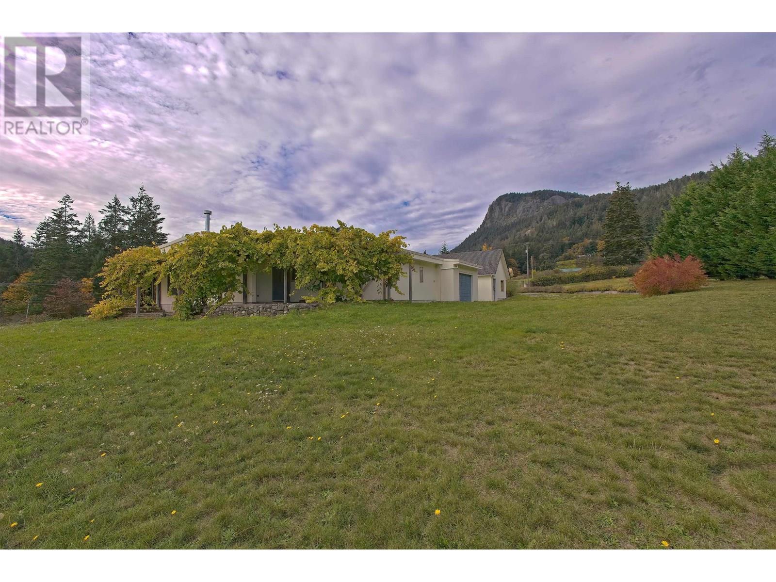 1901-1929 FULFORD-GANGES ROAD, Salt Spring Island