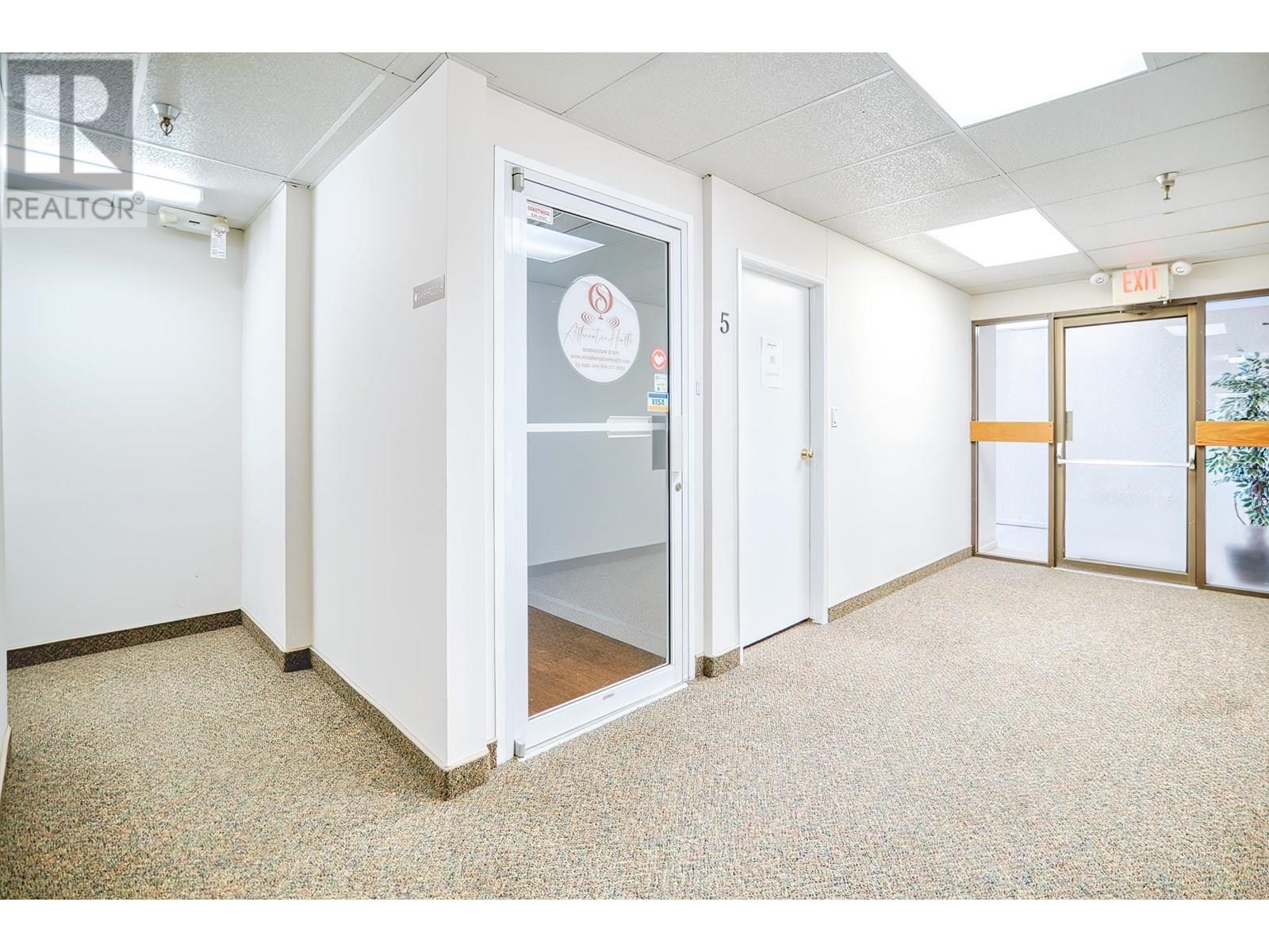 5 5477 WHARF AVENUE, Sechelt