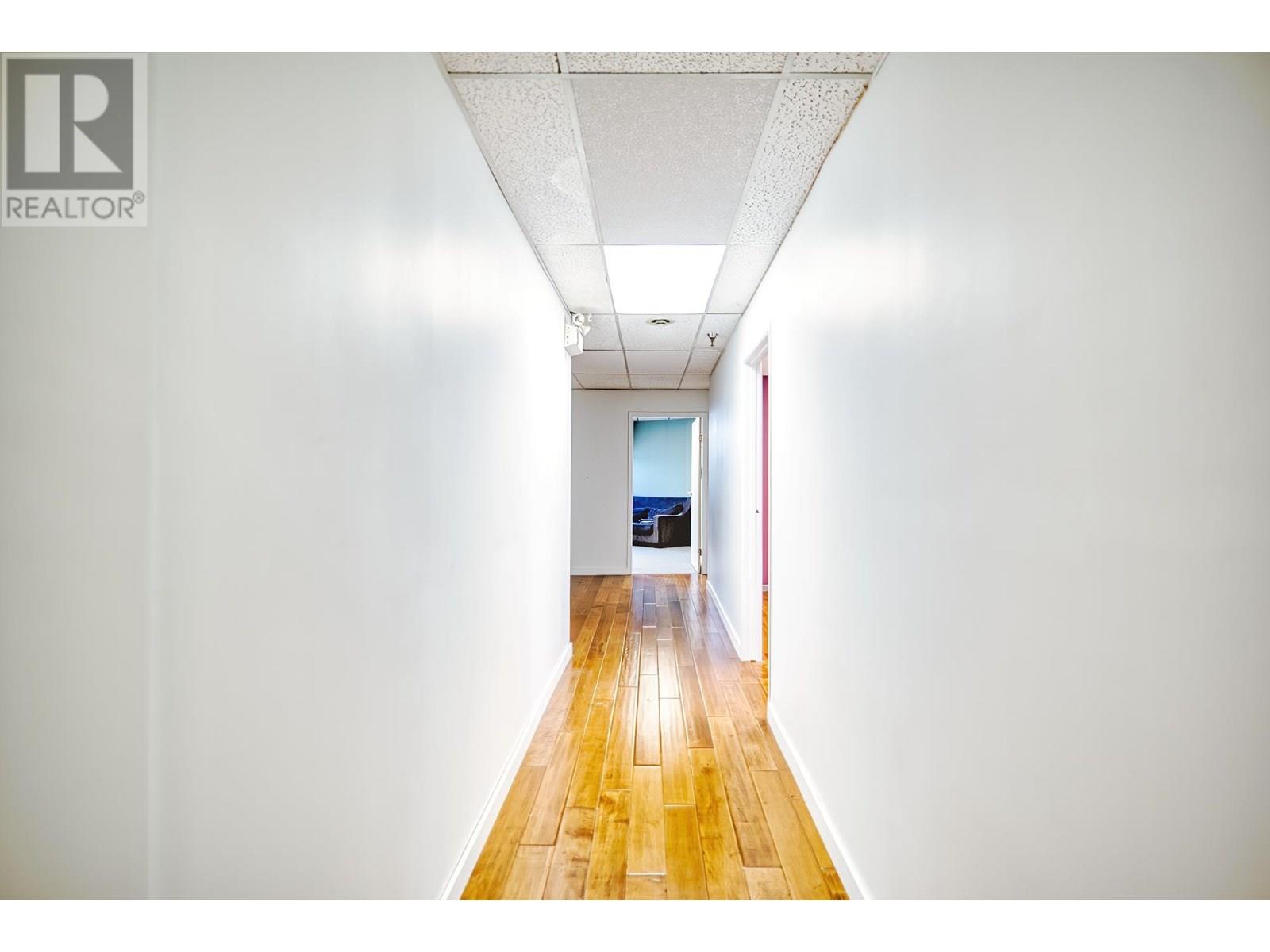 5 5477 WHARF AVENUE, Sechelt