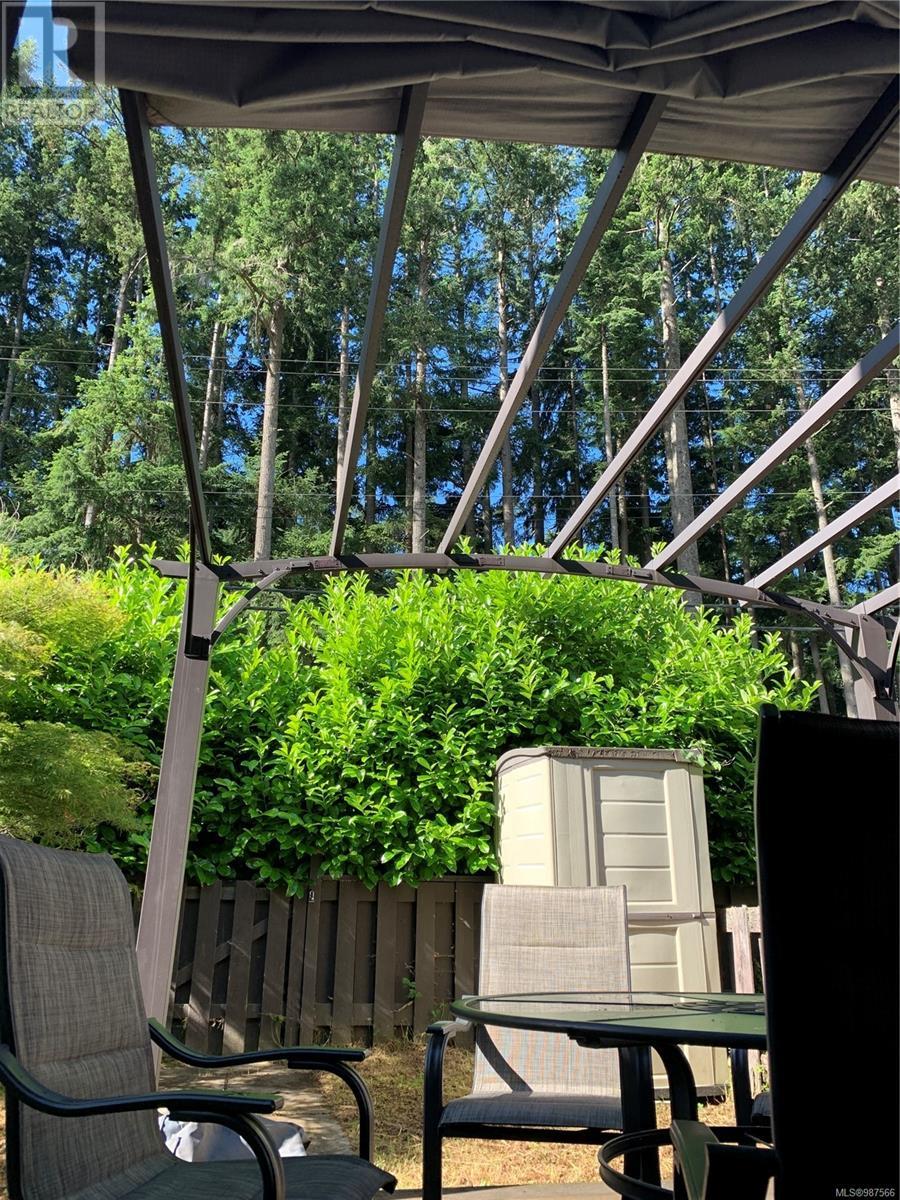 4 379 Wale Rd, Colwood