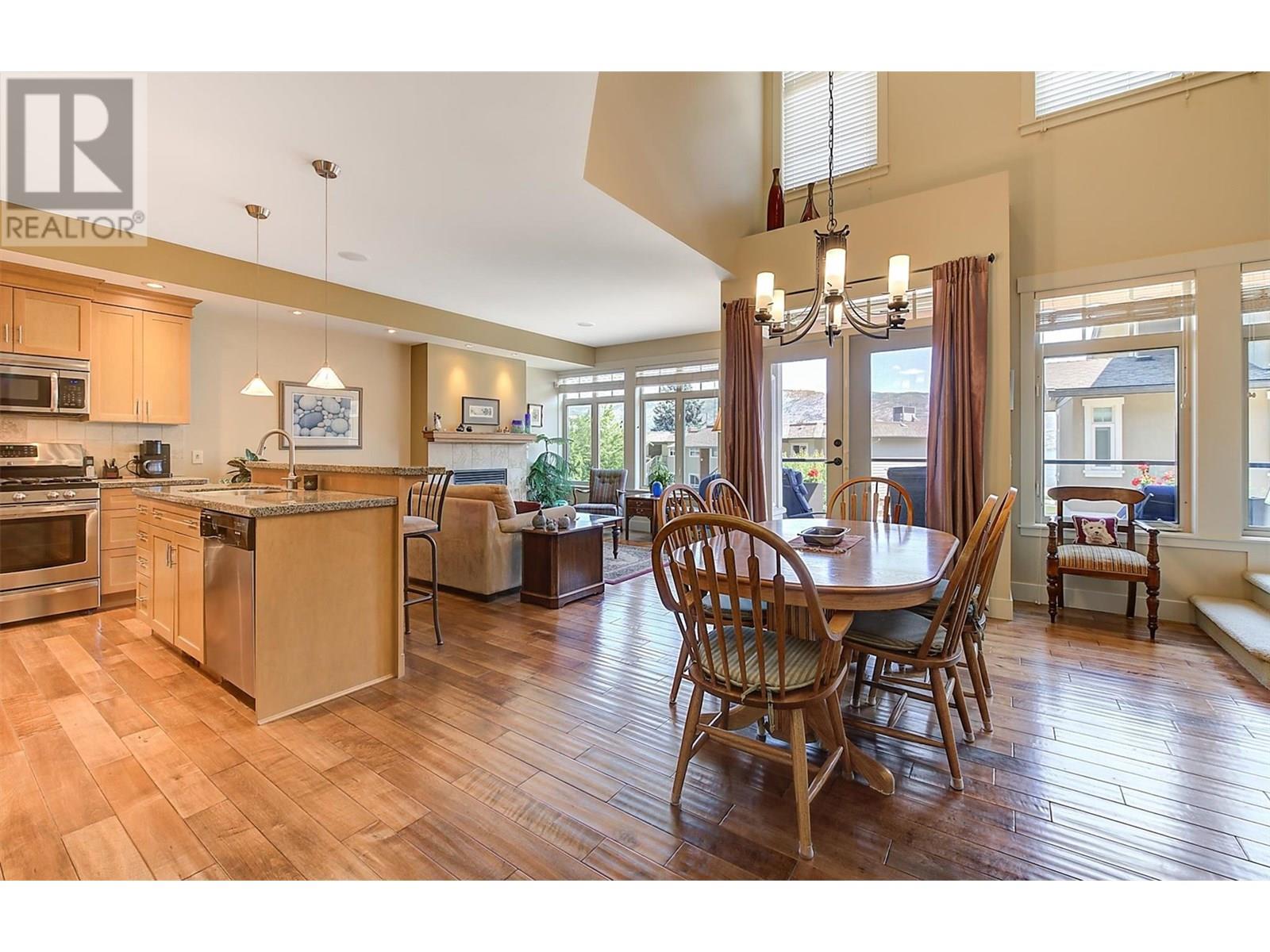 6 4356 Beach Avenue, Peachland