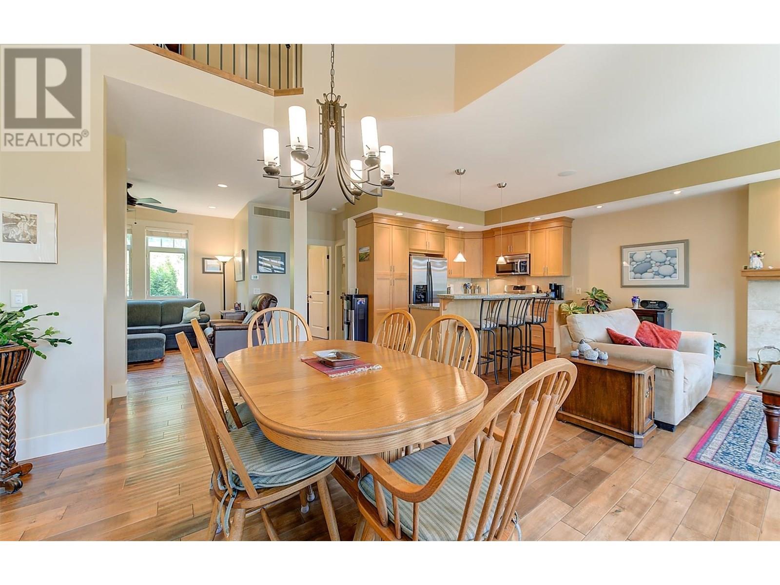 6 4356 Beach Avenue, Peachland