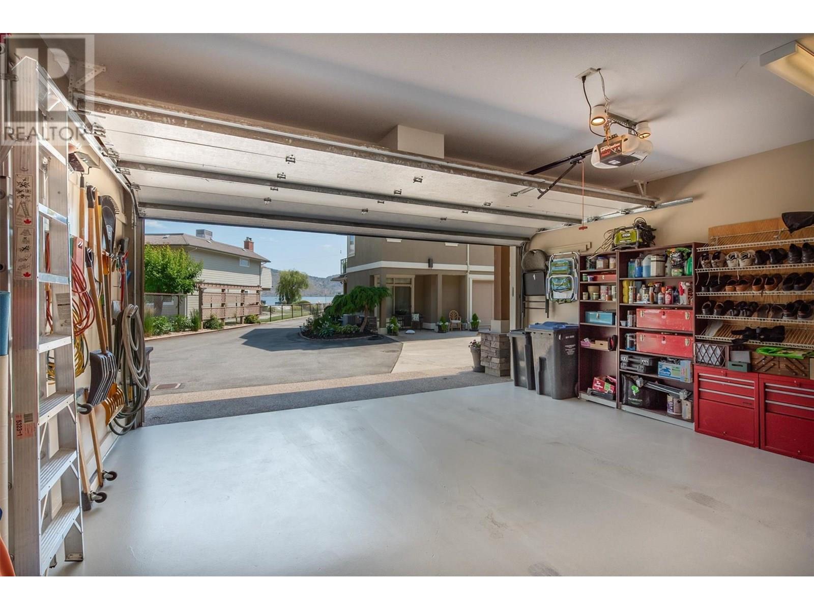 6 4356 Beach Avenue, Peachland