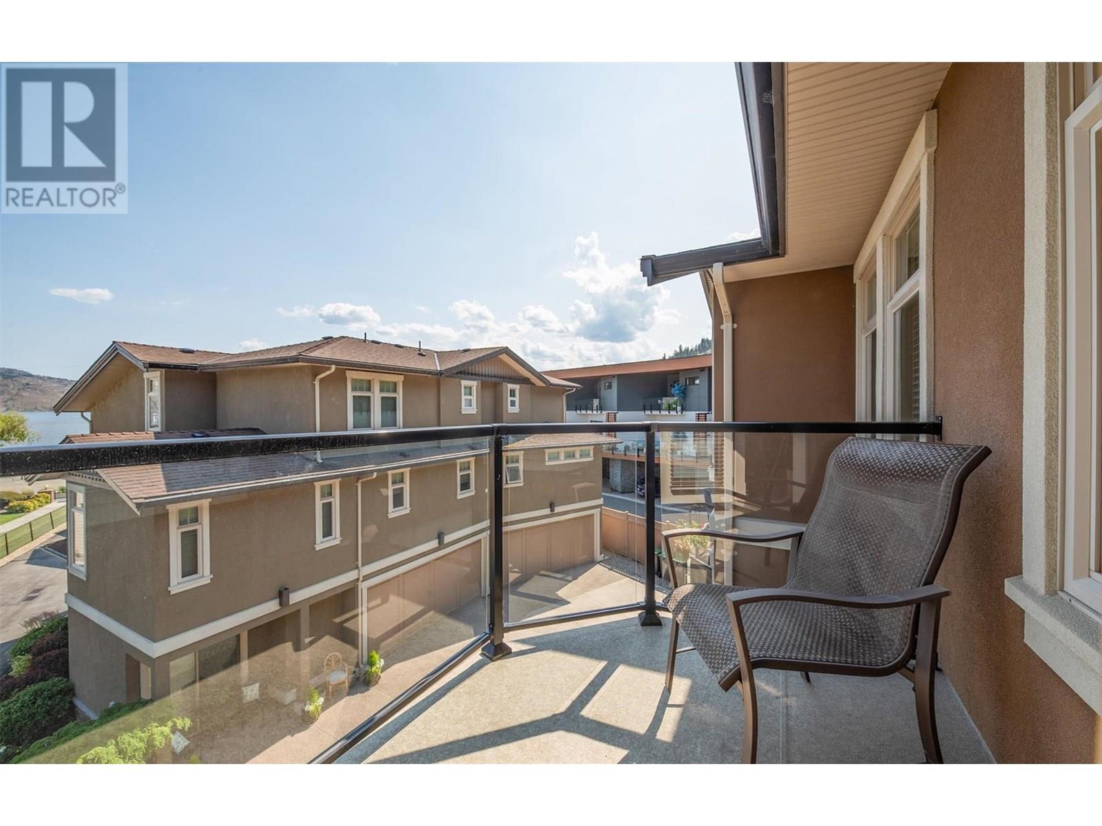 6 4356 Beach Avenue, Peachland