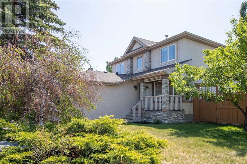 Single Family House for Sale in  Everwillow Close SW Evergreen Calgary 