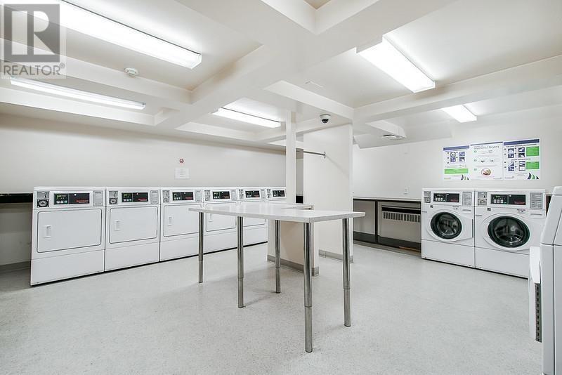 Photo 14 of 702 3771 Bartlett Court, Burnaby BC