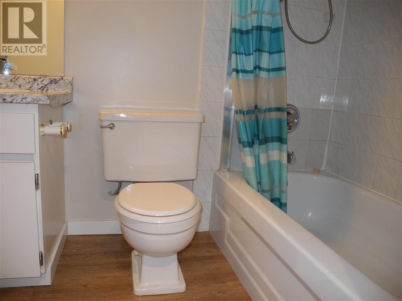 Photo 13 of 702 3771 Bartlett Court, Burnaby BC