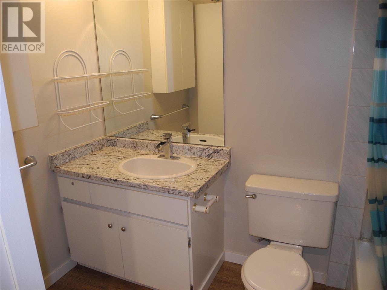 Photo 12 of 702 3771 Bartlett Court, Burnaby BC