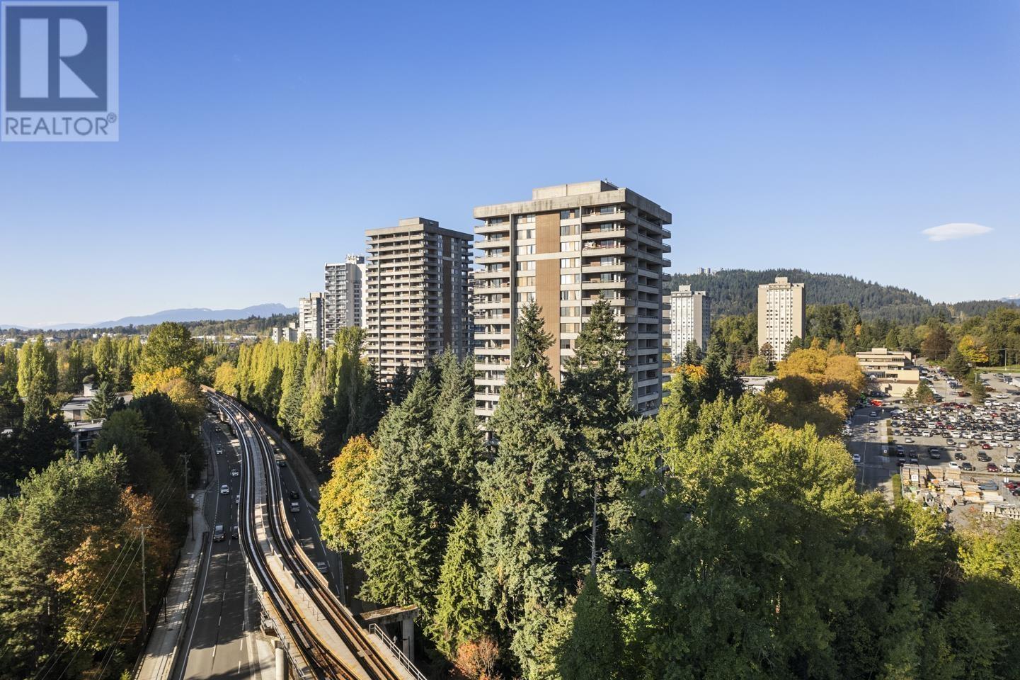 Photo 29 of 702 3771 Bartlett Court, Burnaby BC