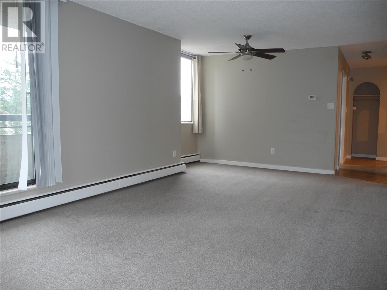 Photo 8 of 702 3771 Bartlett Court, Burnaby BC