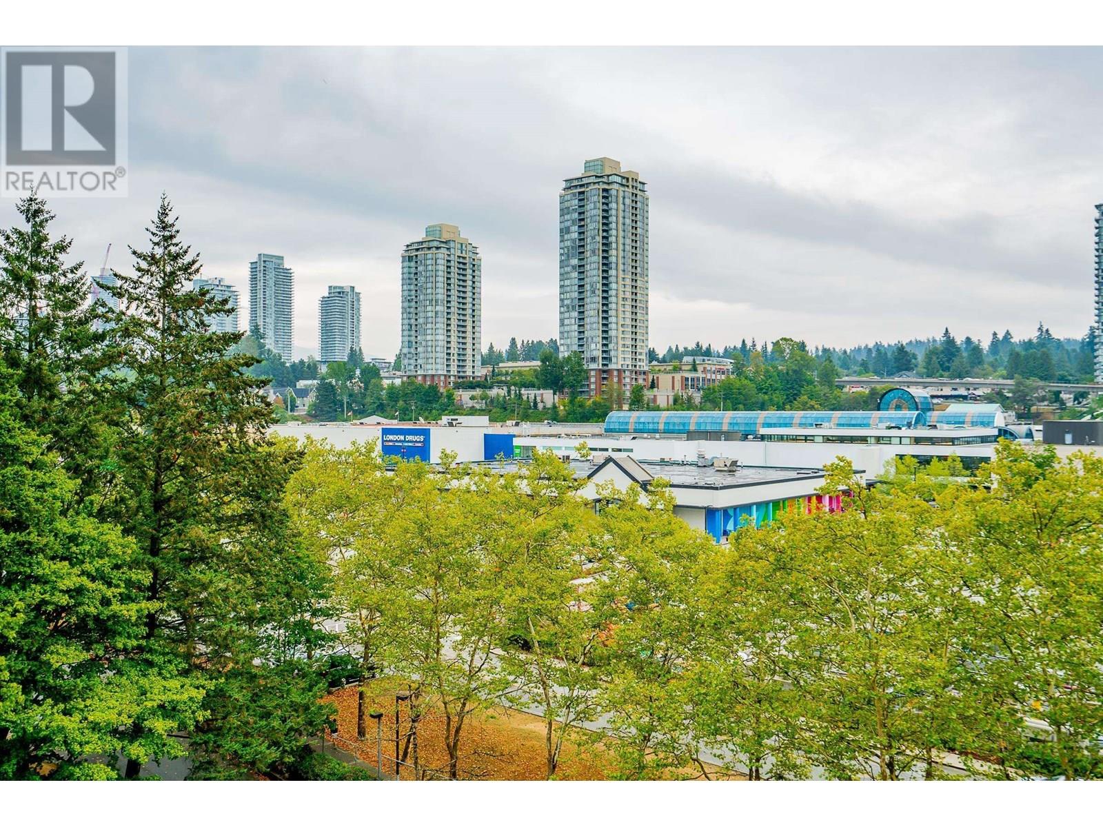 Photo 30 of 702 3771 Bartlett Court, Burnaby BC
