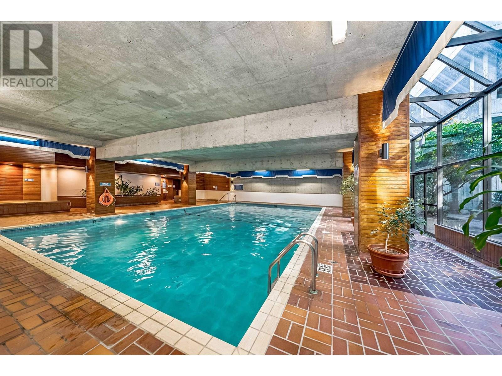 Photo 15 of 702 3771 Bartlett Court, Burnaby BC