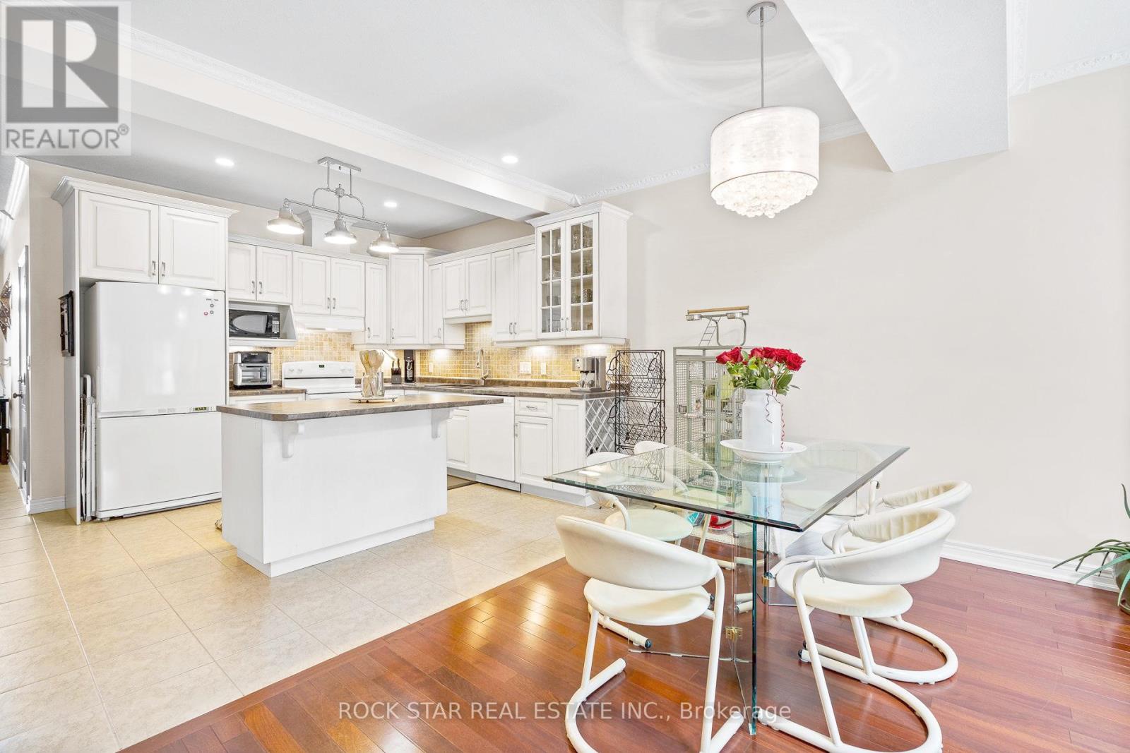 Photo 11 of 66 Tanner Drive, Pelham ON