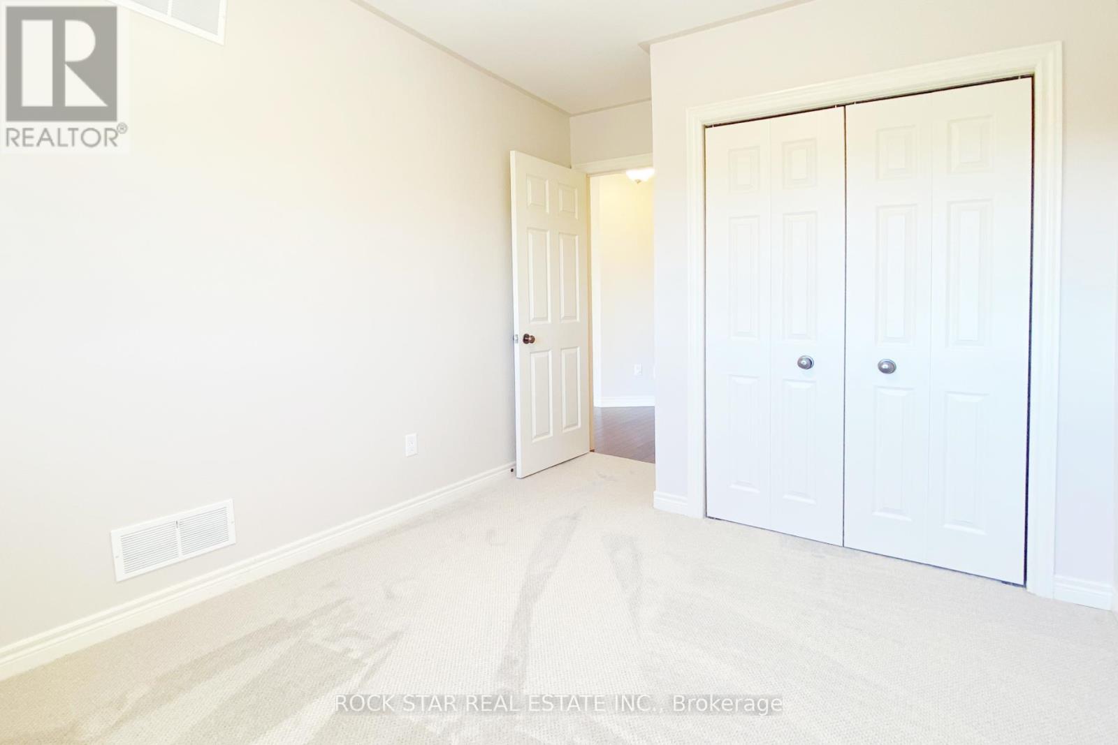Photo 32 of 66 Tanner Drive, Pelham ON