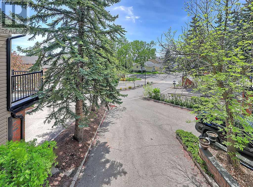Single Family House for Sale in   Strathcona Drive SW Strathcona Park Calgary 