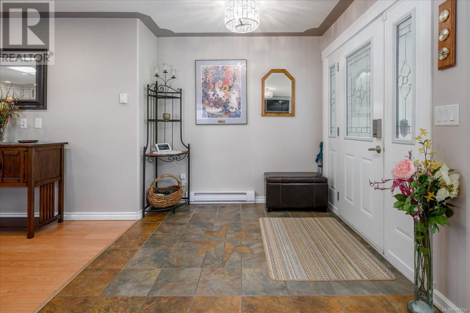 Photo 4 of 5739 Malpass Rd, Nanaimo BC