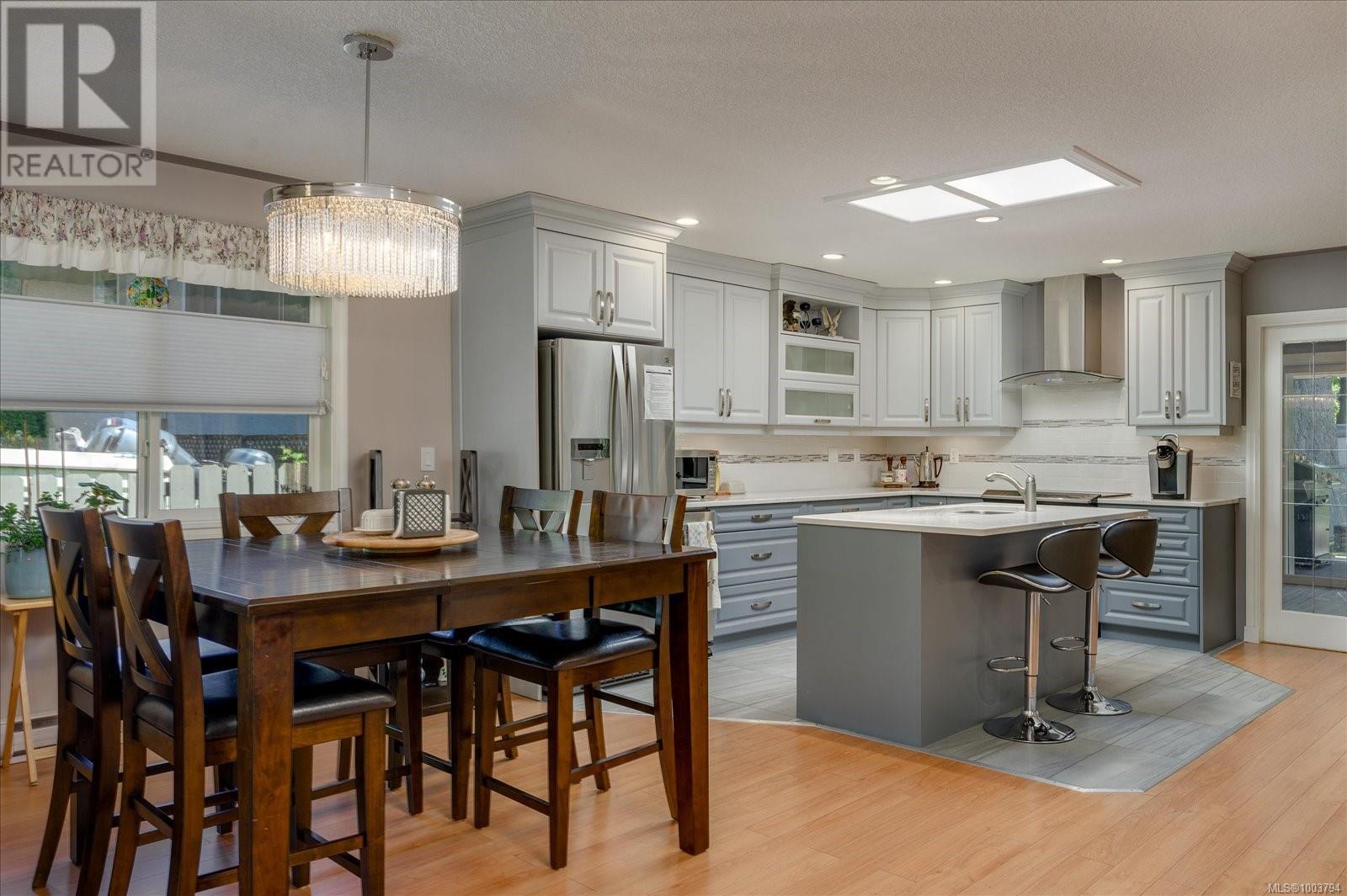 Photo 9 of 5739 Malpass Rd, Nanaimo BC