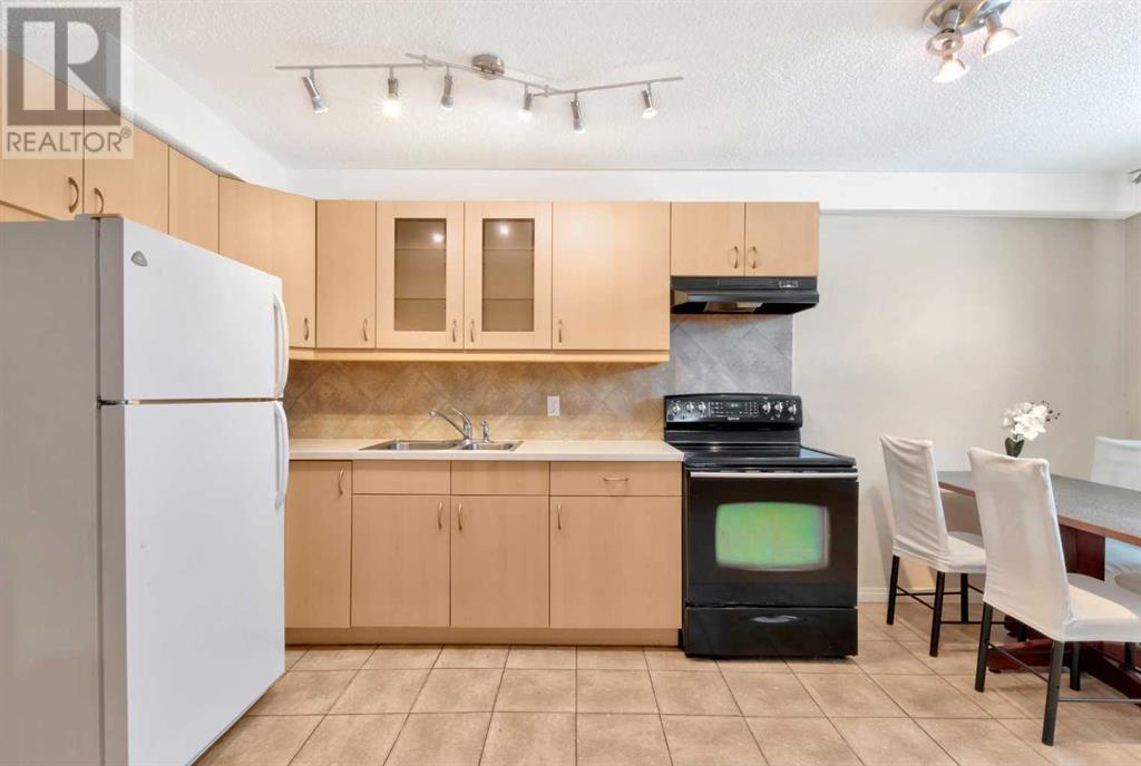 Single Family House Bi-level for Sale in  Canfield Road SW Canyon Meadows Calgary 