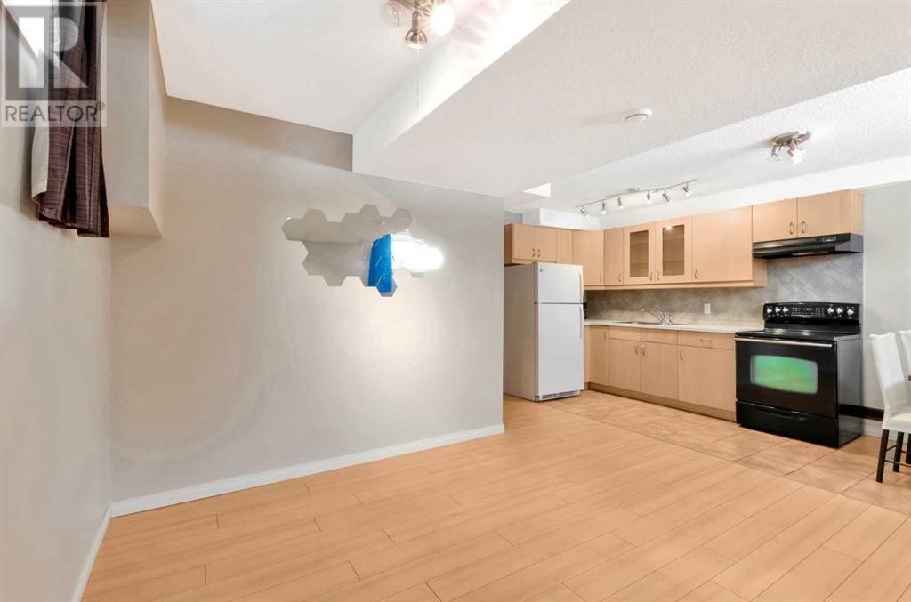 Single Family House Bi-level for Sale in  Canfield Road SW Canyon Meadows Calgary 