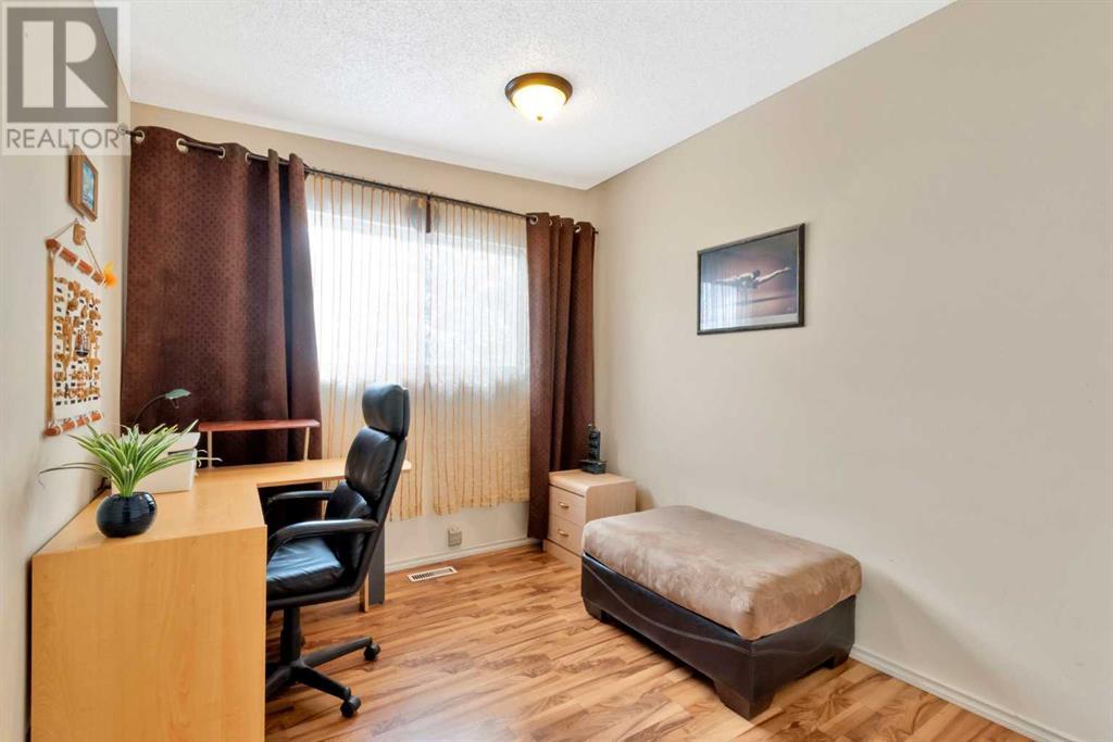 Single Family House Bi-level for Sale in  Canfield Road SW Canyon Meadows Calgary 