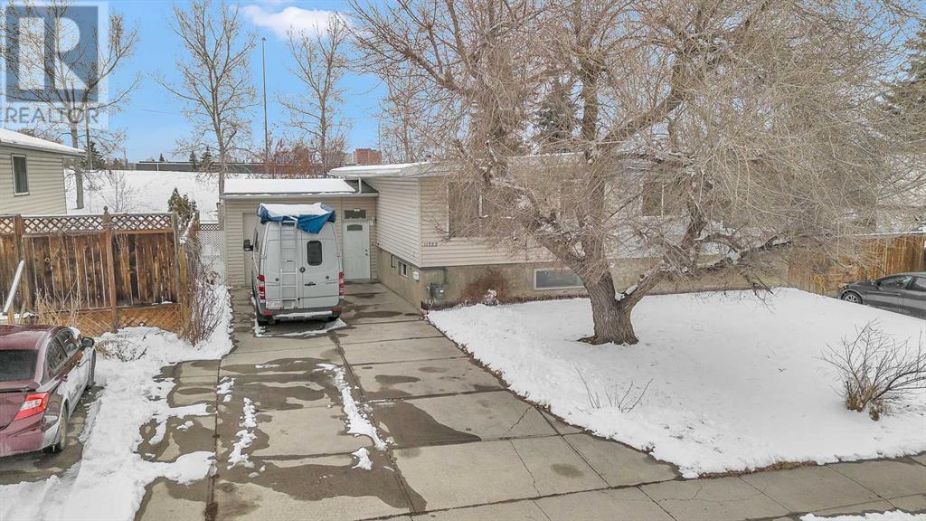 Single Family House Bi-level for Sale in  Canfield Road SW Canyon Meadows Calgary 