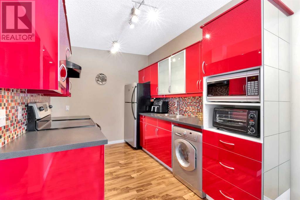 Single Family House Bi-level for Sale in  Canfield Road SW Canyon Meadows Calgary 