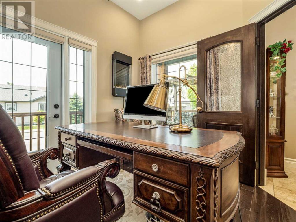 Single Family House Bi-level for Sale in  Mt Sunburst Place W Sunridge Lethbridge 
