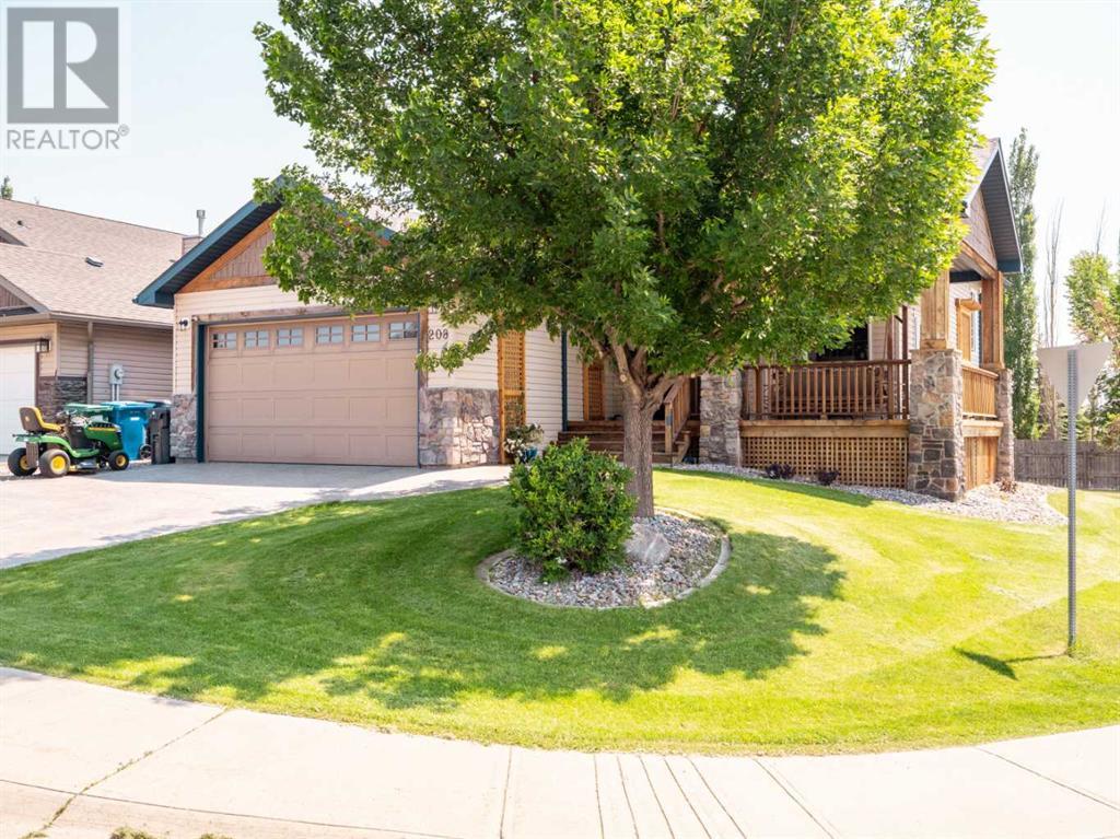 Single Family House Bi-level for Sale in  Mt Sunburst Place W Sunridge Lethbridge 