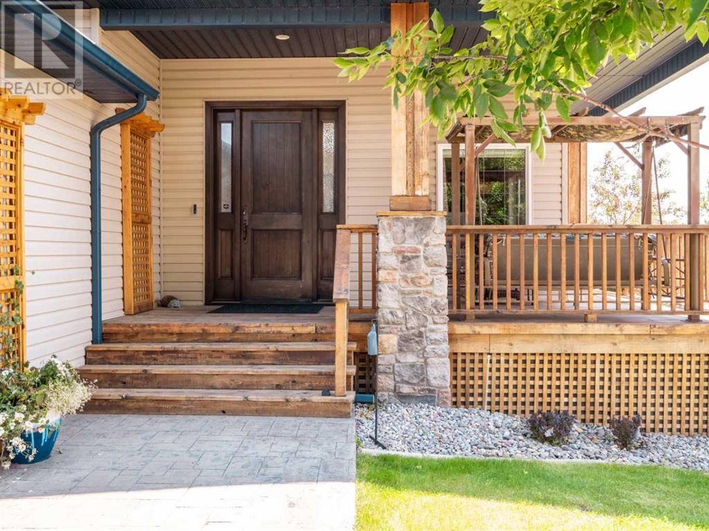 Single Family House Bi-level for Sale in  Mt Sunburst Place W Sunridge Lethbridge 