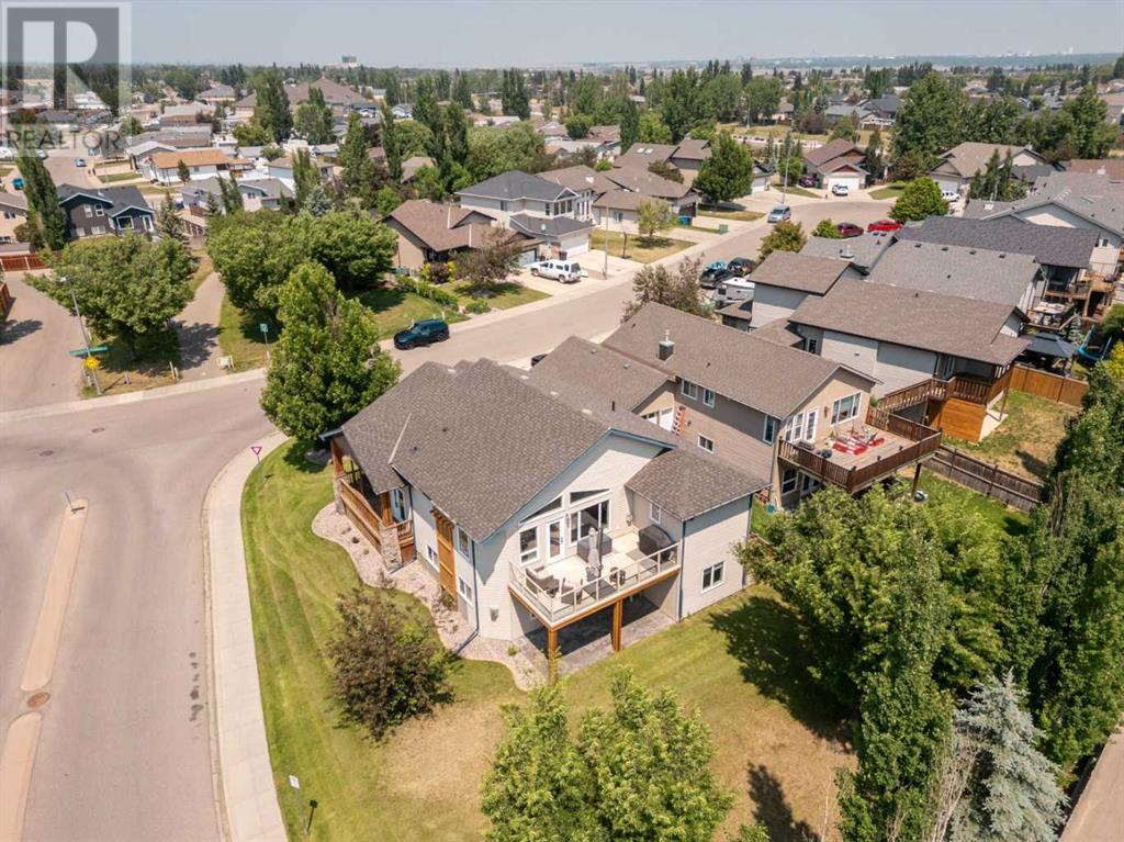 Single Family House Bi-level for Sale in  Mt Sunburst Place W Sunridge Lethbridge 