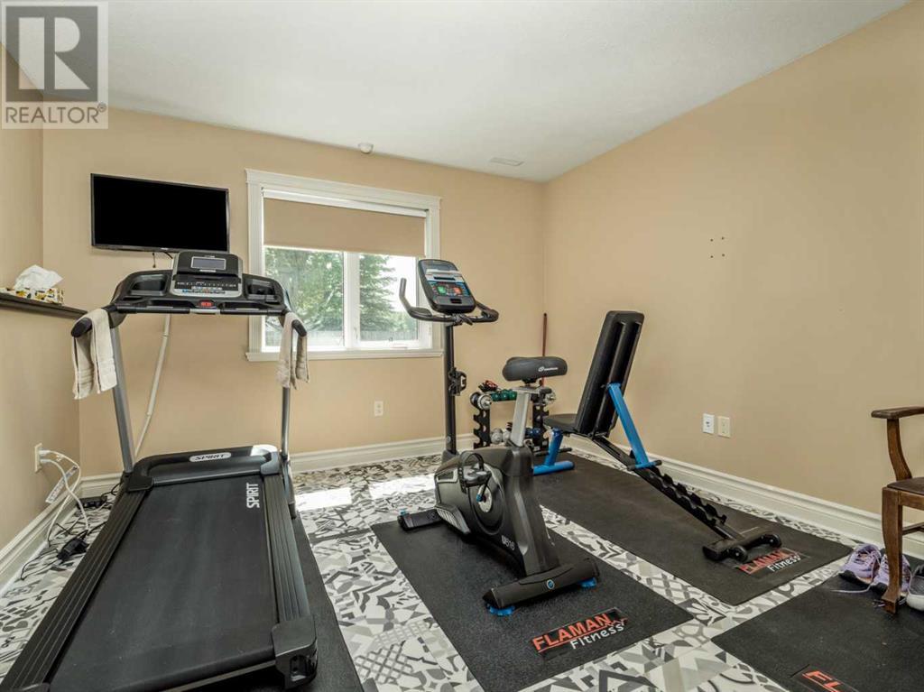 Single Family House Bi-level for Sale in  Mt Sunburst Place W Sunridge Lethbridge 