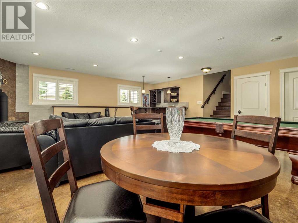 Single Family House Bi-level for Sale in  Mt Sunburst Place W Sunridge Lethbridge 