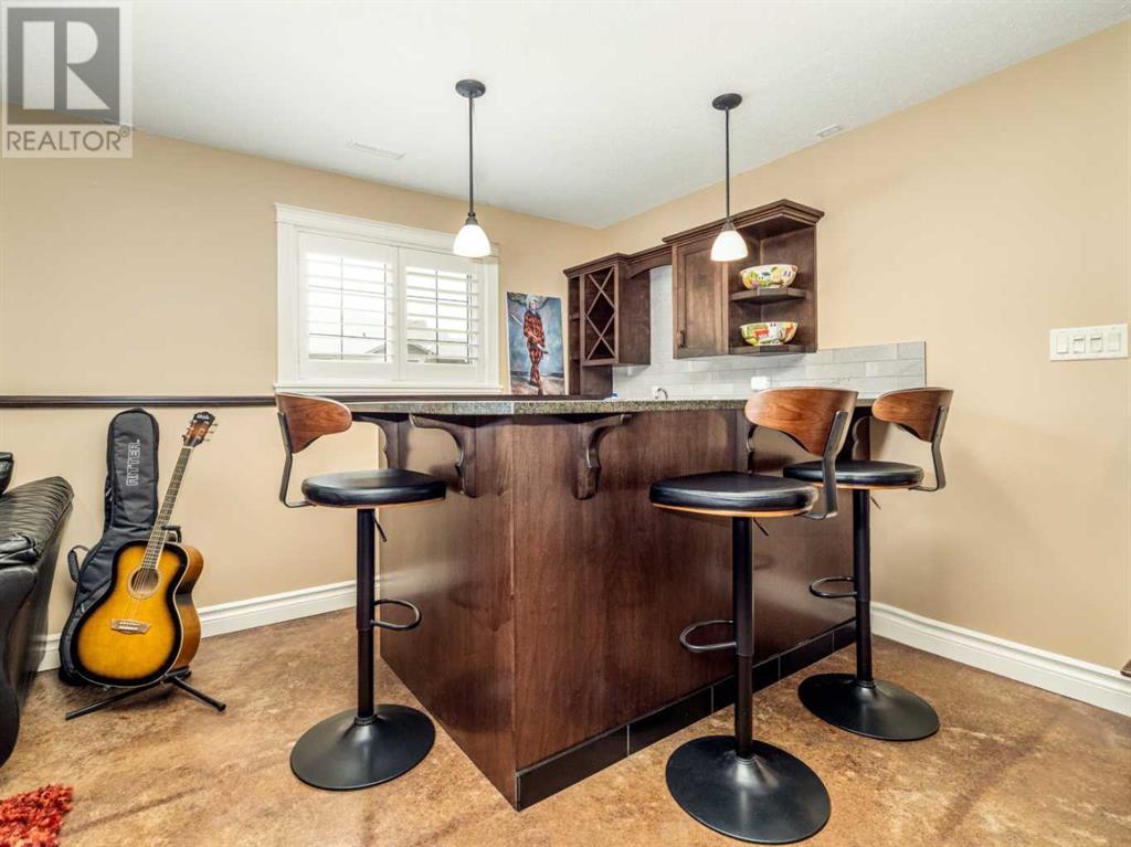 Single Family House Bi-level for Sale in  Mt Sunburst Place W Sunridge Lethbridge 
