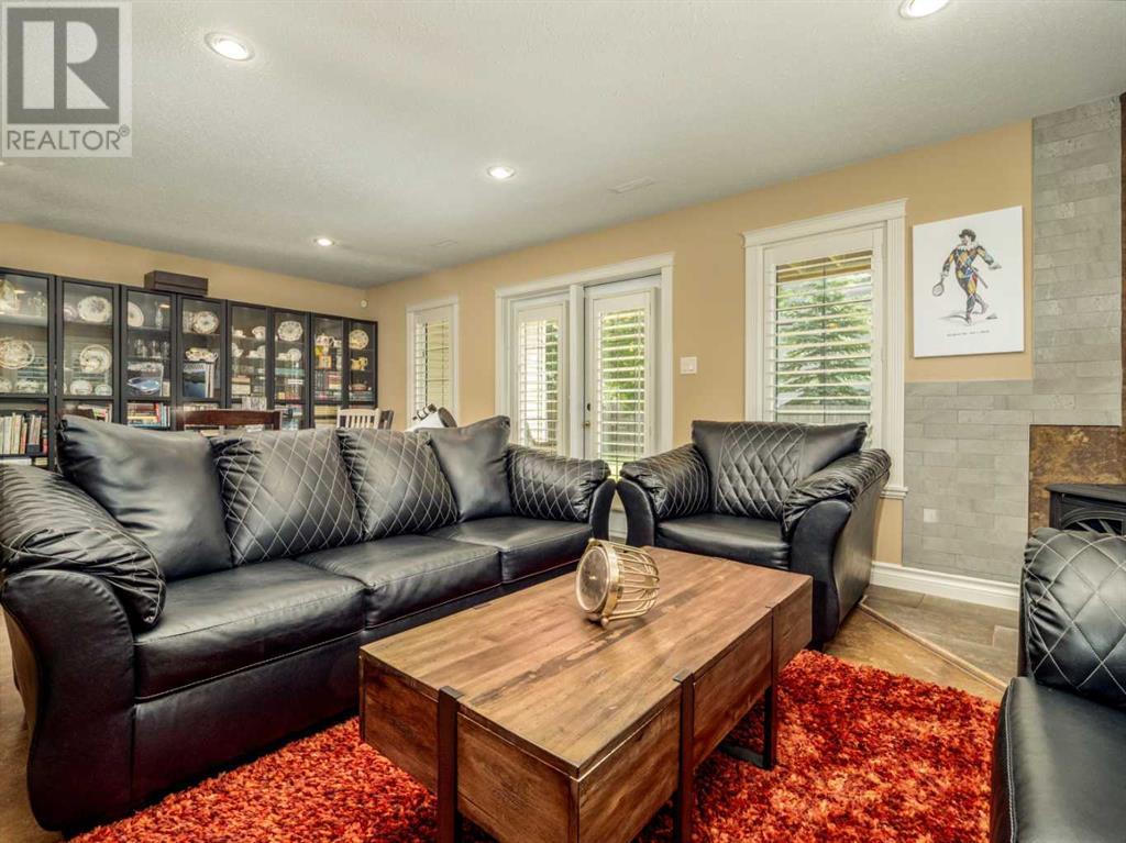 Single Family House Bi-level for Sale in  Mt Sunburst Place W Sunridge Lethbridge 