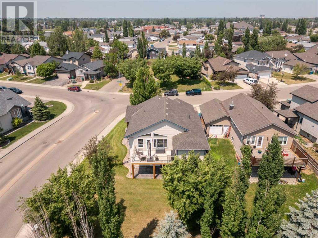 Single Family House Bi-level for Sale in  Mt Sunburst Place W Sunridge Lethbridge 