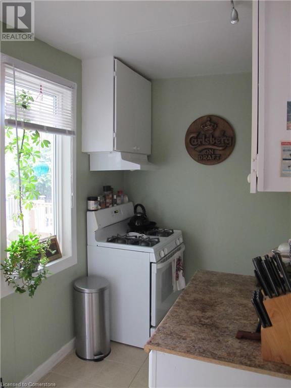 Photo 16 of 37 Dundas Street, Dundas ON