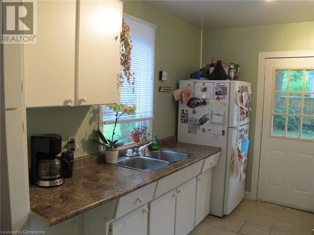 Photo 22 of 37 Dundas Street, Dundas ON