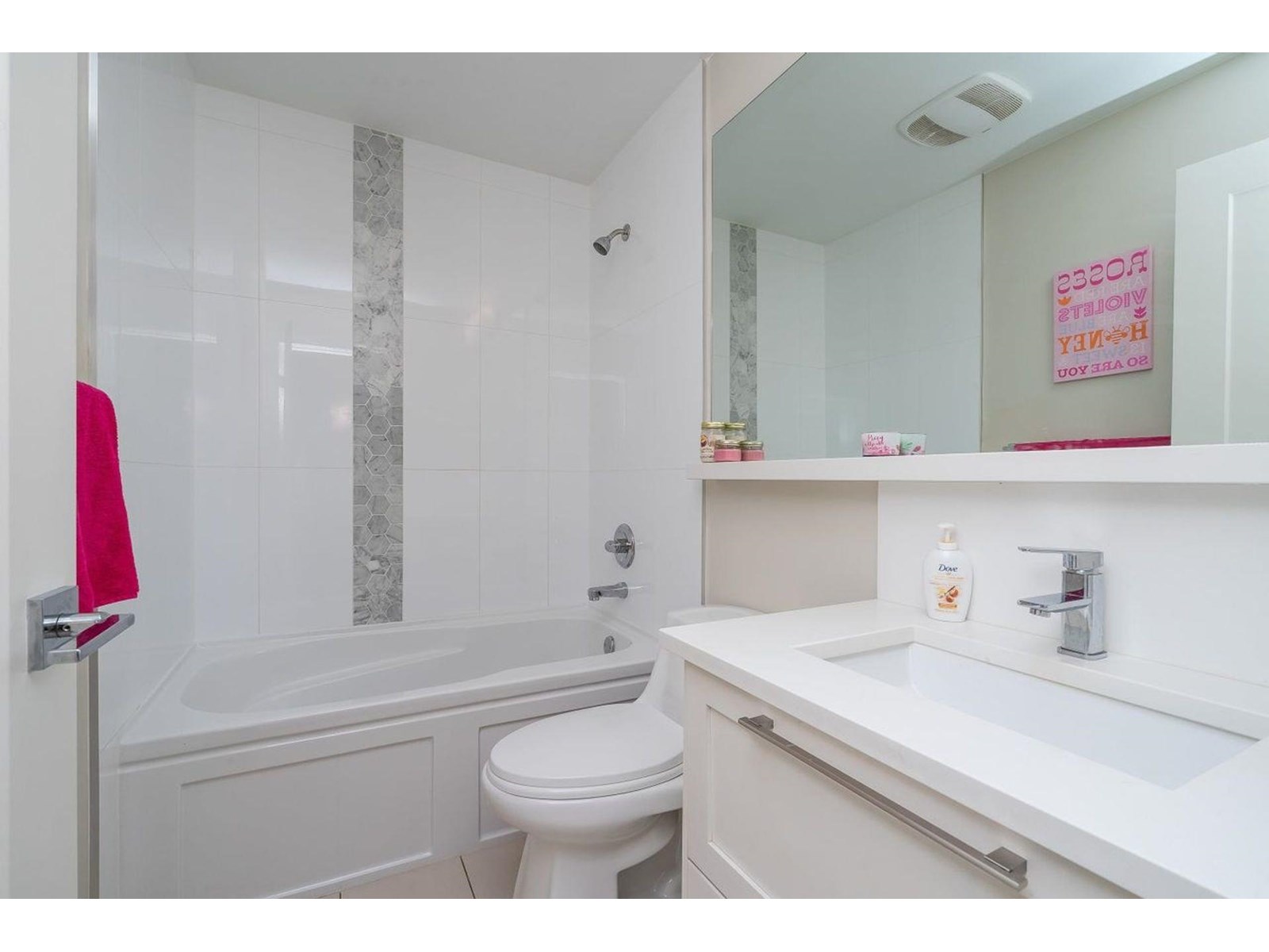 Photo 10 of 18 7665 209 Street, Langley BC