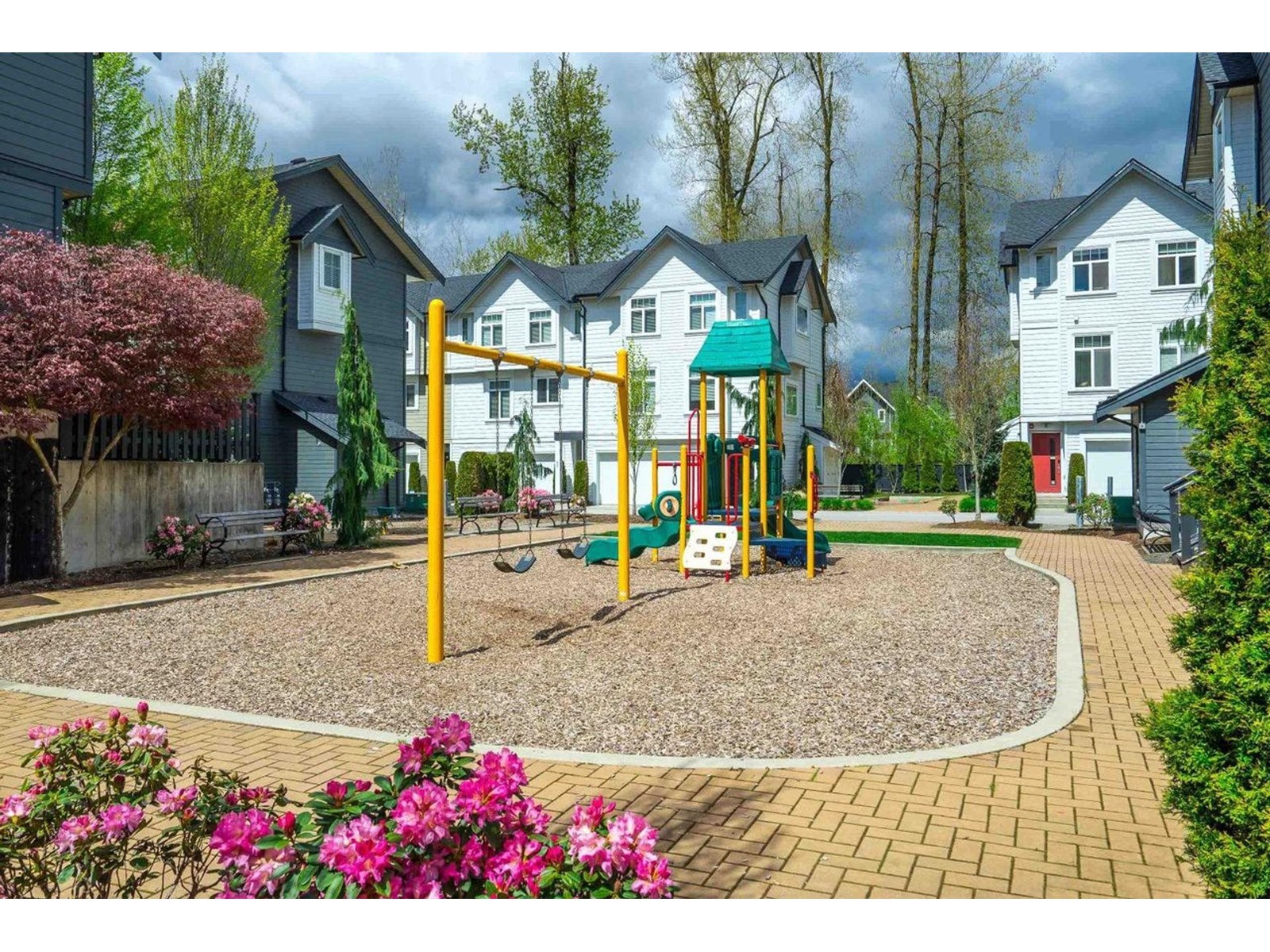 Photo 12 of 18 7665 209 Street, Langley BC
