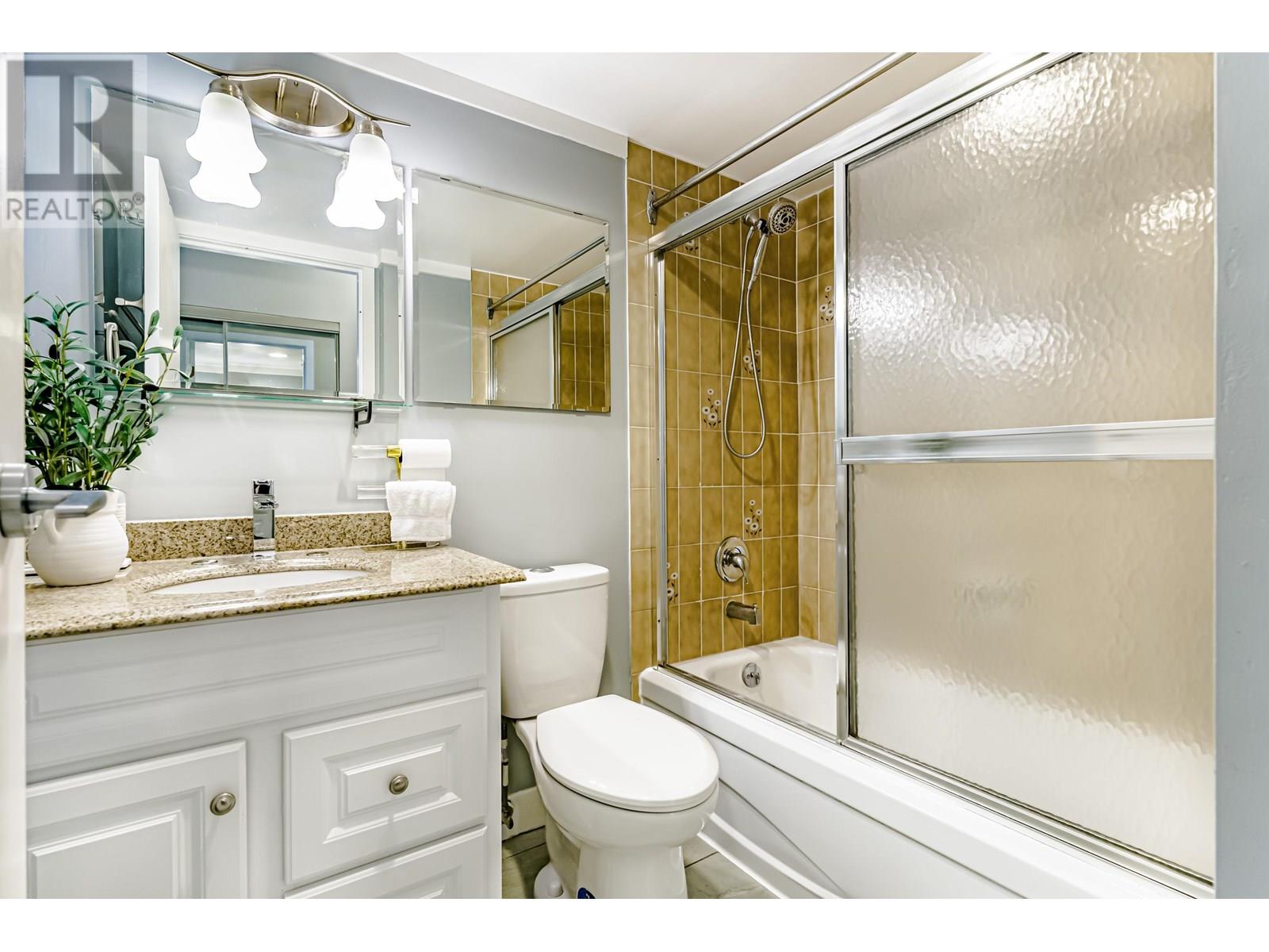 Photo 10 of 2403 9521 Cardston, Burnaby BC