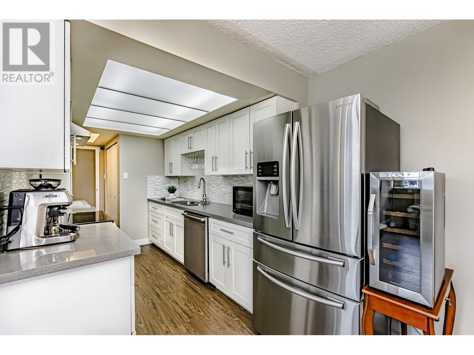 Photo 8 of 2403 9521 Cardston, Burnaby BC