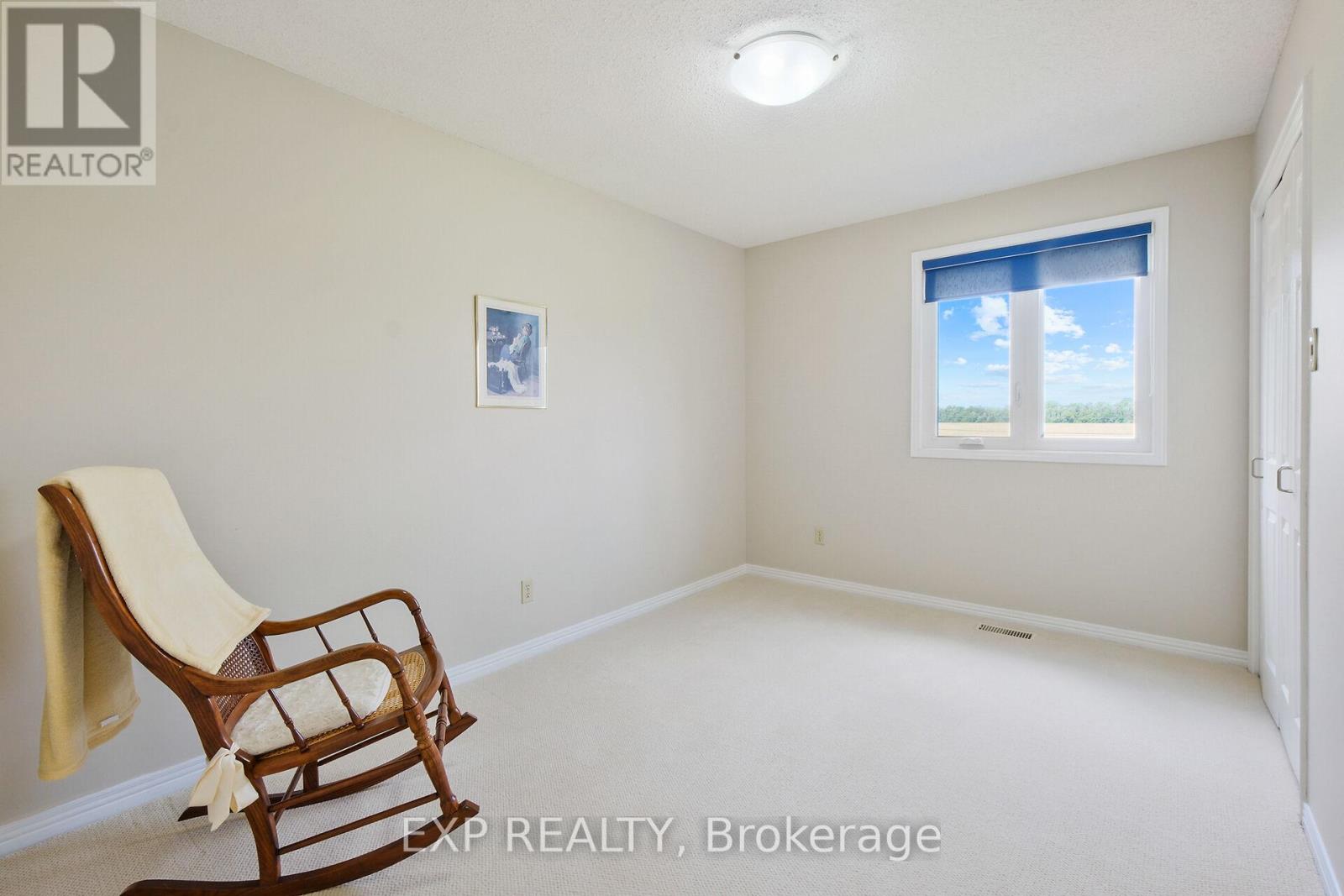 Photo 10 of 1376 Macdonald Road, Russell ON
