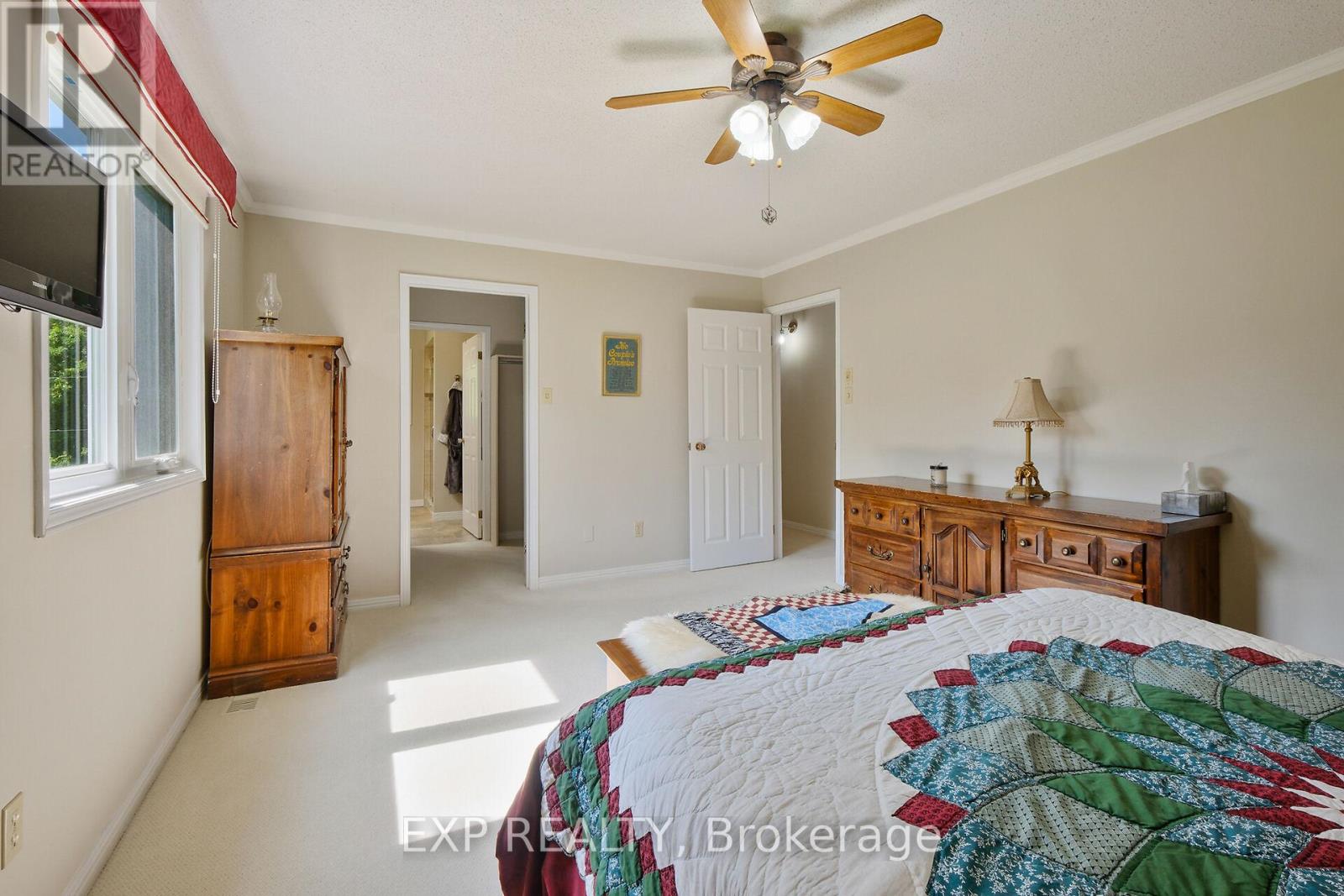 Photo 7 of 1376 Macdonald Road, Russell ON