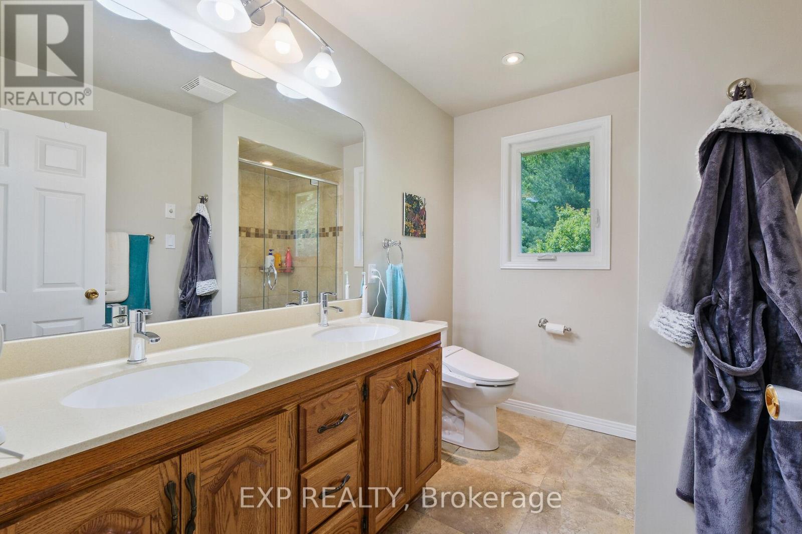 Photo 9 of 1376 Macdonald Road, Russell ON